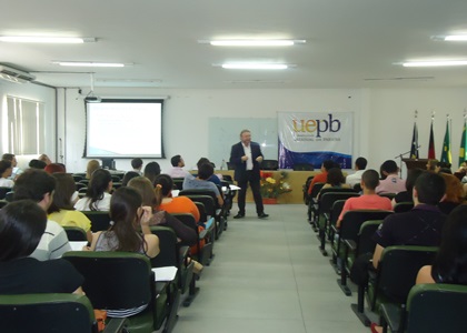 Mensagem do Prof. Dr. Cidoval Morais de Sousa aos participantes do curso “Redação científica em tempos de Qualis.”